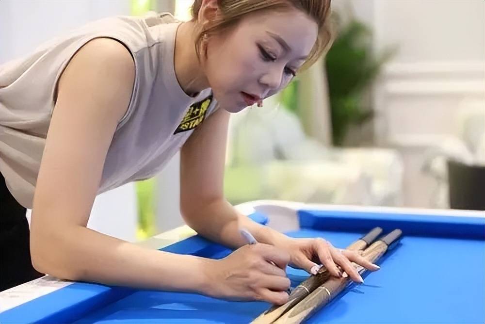 金佳映:凭借着百变的造型,美丽的外貌,受到很多球迷喜欢_比赛_台球