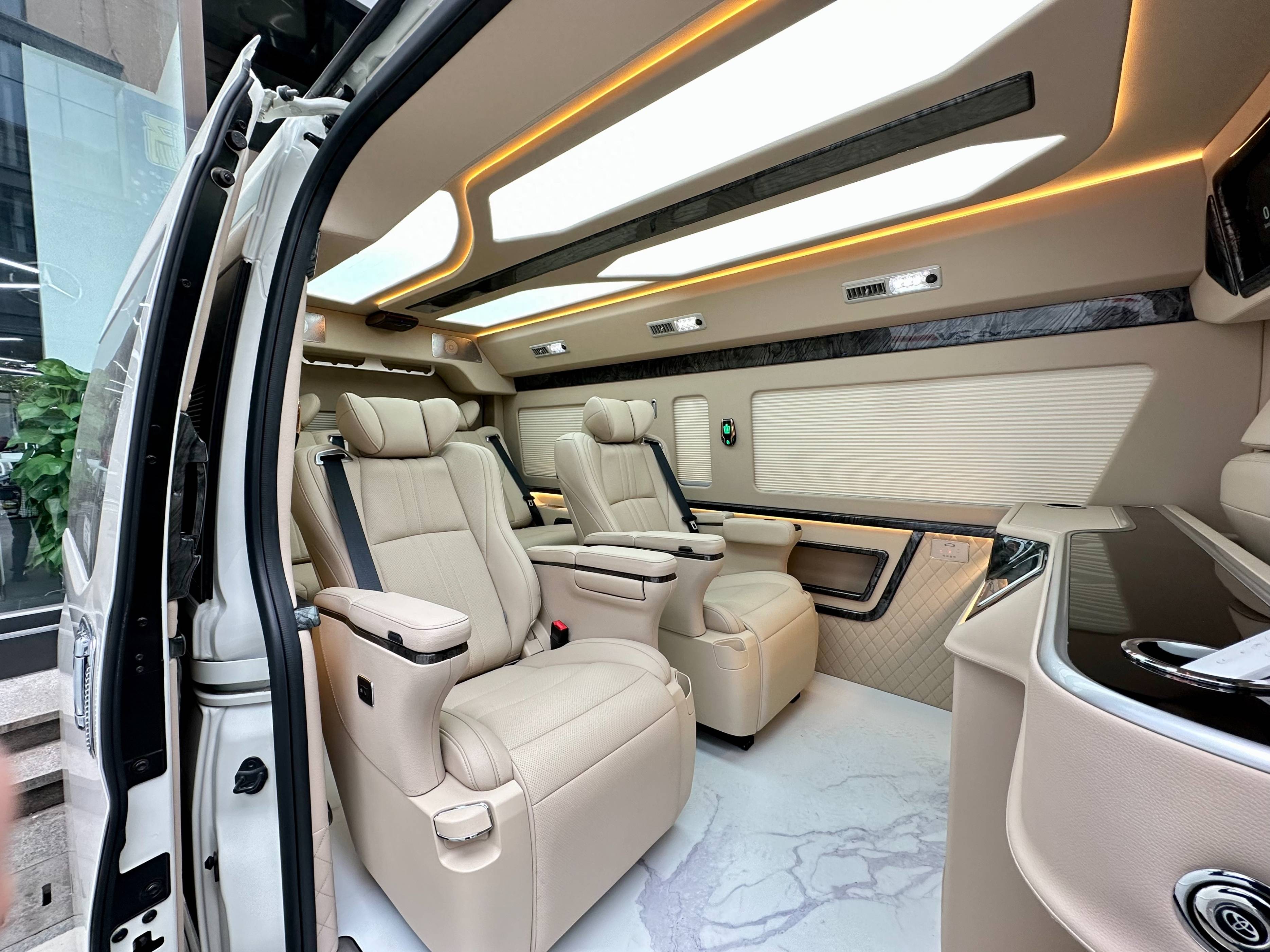 丰田商务车,进口丰田海狮7座米色内饰上海现车分析_搜狐汽车_搜狐网