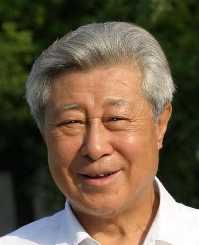 "中国最帅男星"王心刚:与发妻相守50年不离不弃,今已88岁高龄