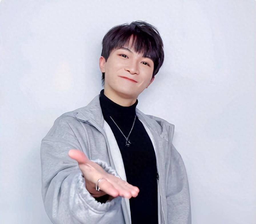 周深娱乐圈摸爬滚打多年,不断的突破自我_机会_因为_定会