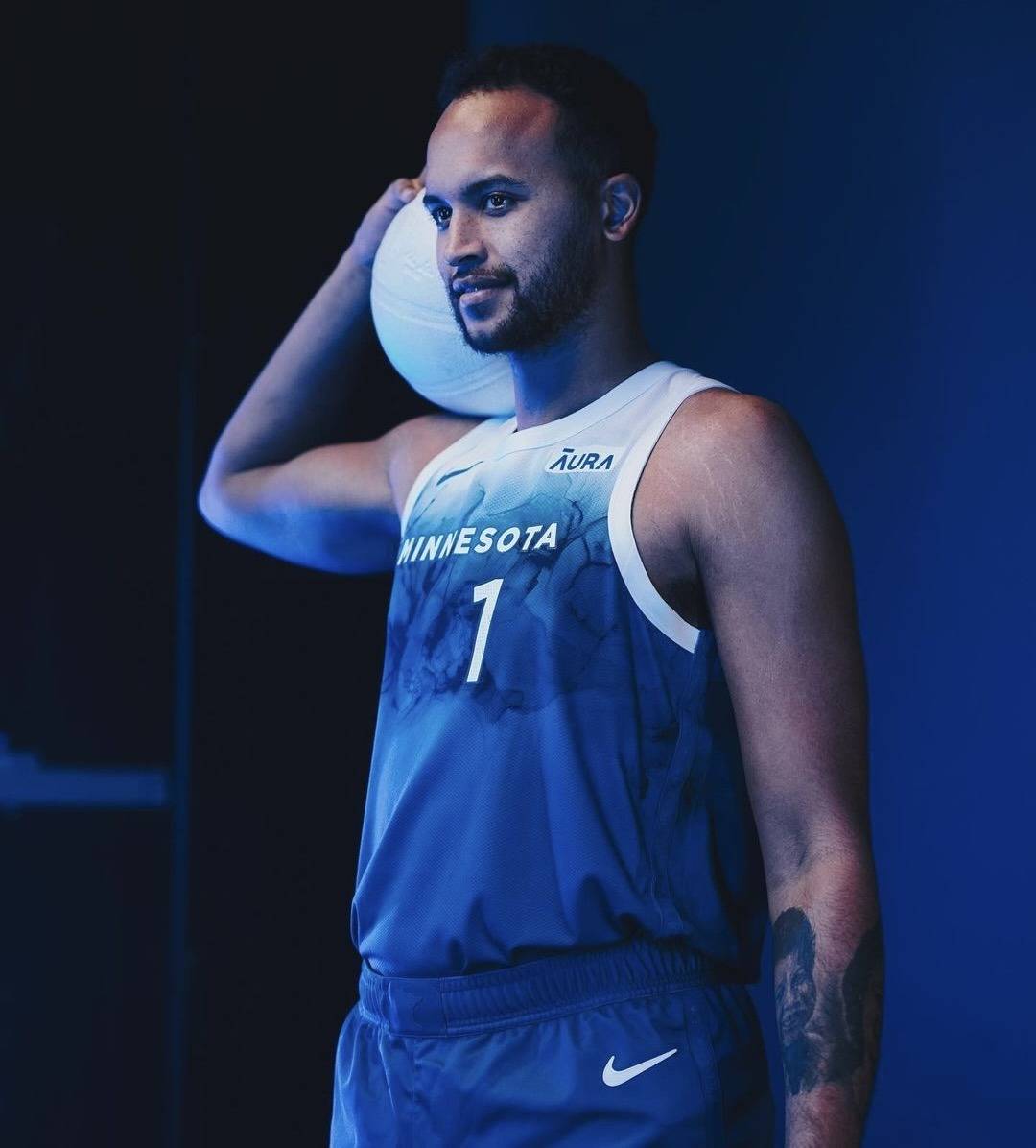 30岁当替补,年薪930万美元_李凯_最佳球员_篮球世界杯