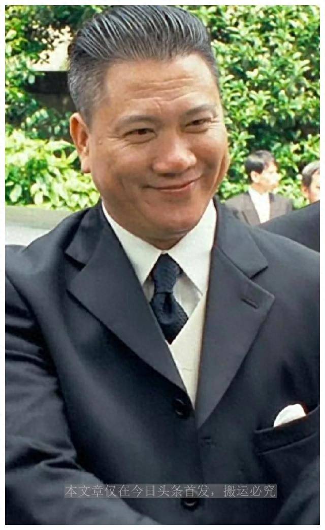 66岁的万梓良被嘲生活不体面,身材发福,隐居在湖南_妻子_困境_周润发