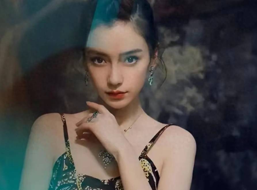 艳照门事件后,陈冠希和杨颖早年合照流出,简直不堪入目_baby_疯马