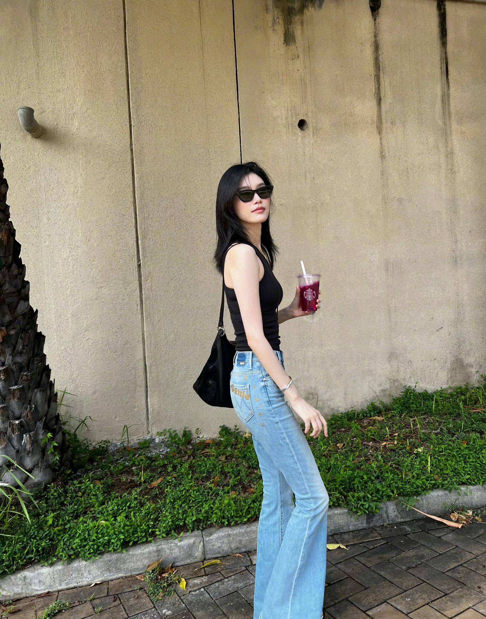 奚梦瑶深圳罗湖出席,牛仔装难掩178大长腿,退圈6年维密气质依旧_牛仔