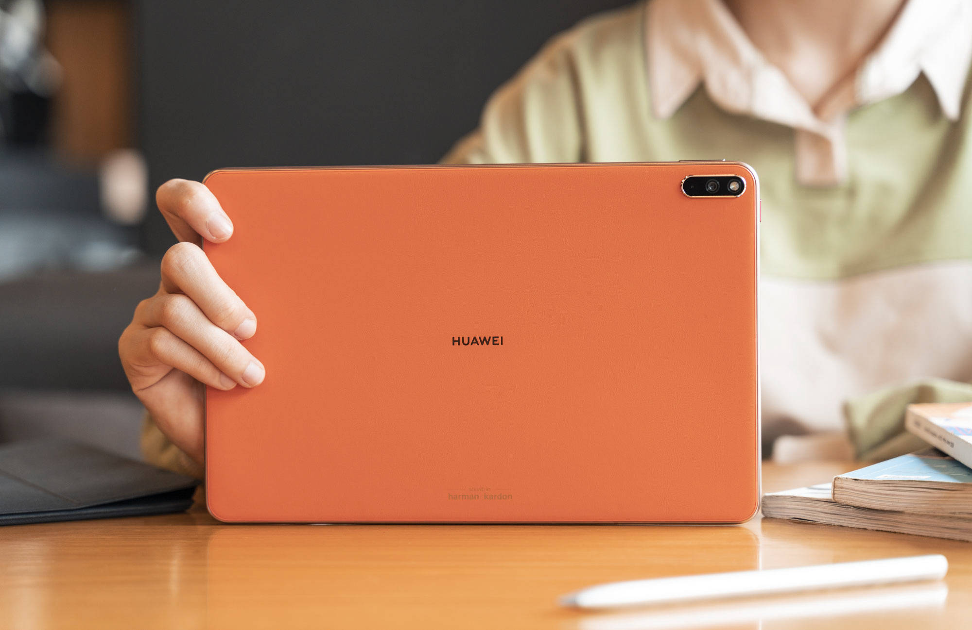 张雪峰遇见华为，一口气揽收“全家桶”，真是当之无愧的遥遥领先