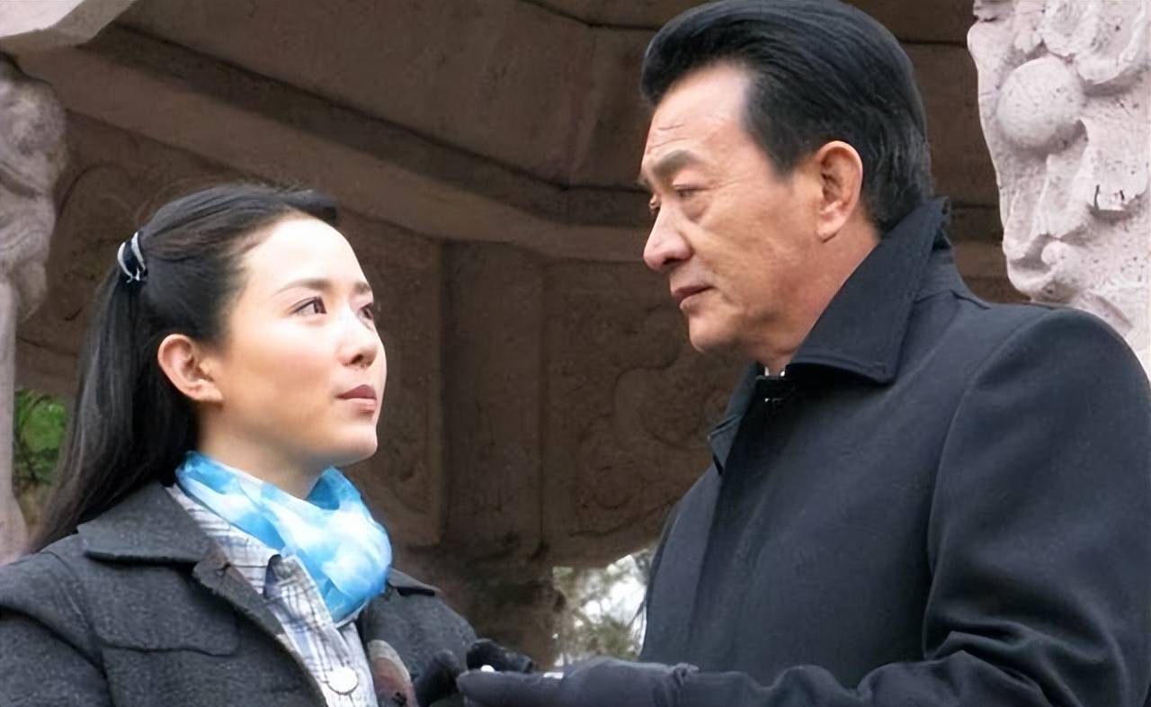 沧桑周里京:最红时有泪和痛,再婚后收获幸福_表演_傅春英_艺术