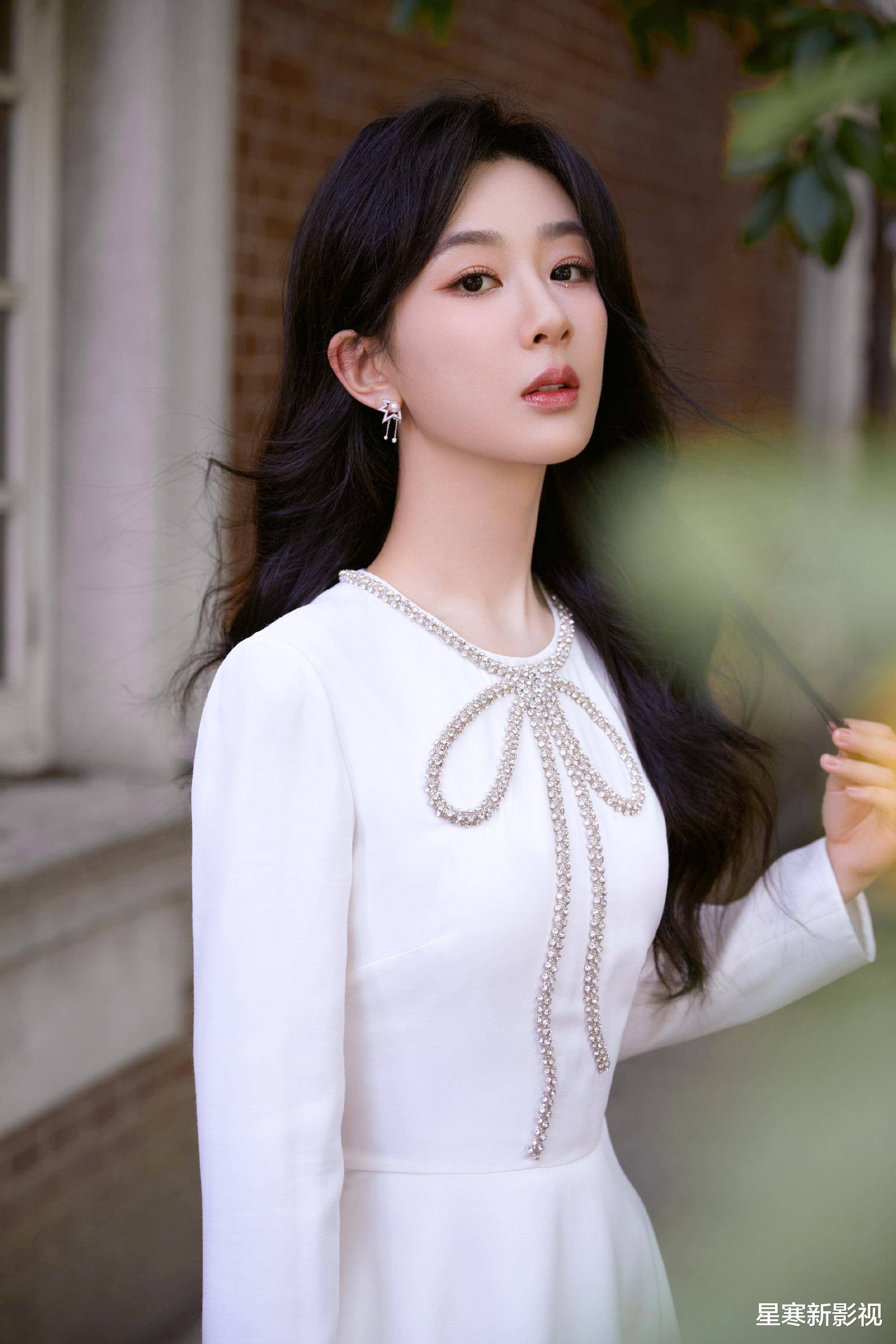 杨紫《要久久爱》开播再提速!全员高颜值,青春剧又有天花板!