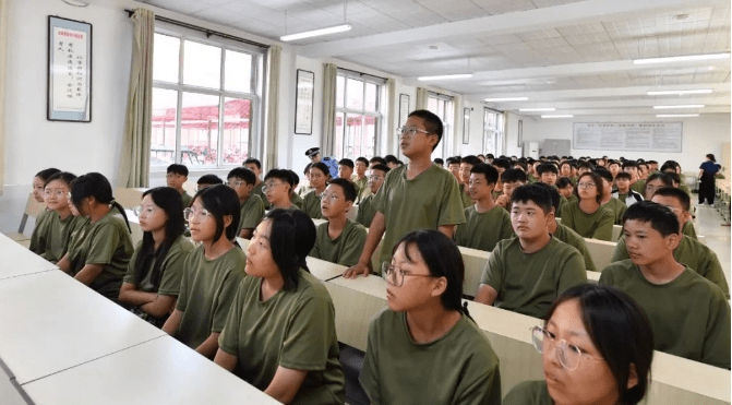 焦作沁阳:沁阳公安走进永威学校