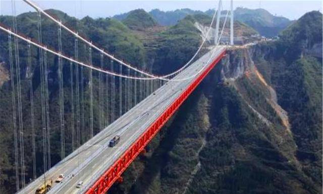 “大桥”中国最惨的大桥，耗资47亿却只建一半就荒废了，如今被农田埋没