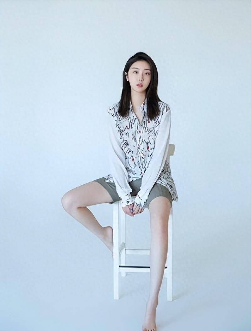 "京圈富婆"赵小棠:住上亿豪宅,与虞书欣做朋友,怼范丞丞引不满_陈红