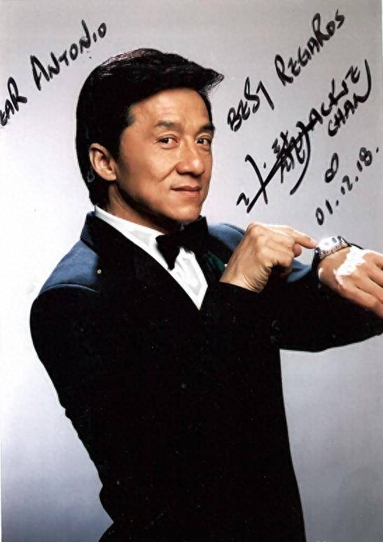 9年前,成龙与安徽的两位哥哥相认,为何他们至今仍过得清贫?