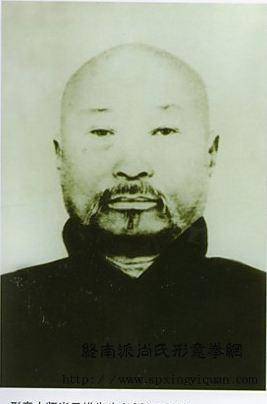 五岁时与父亲目睹,大盗康小八被捕,五十年后,仍难忘其英俊相貌_京师