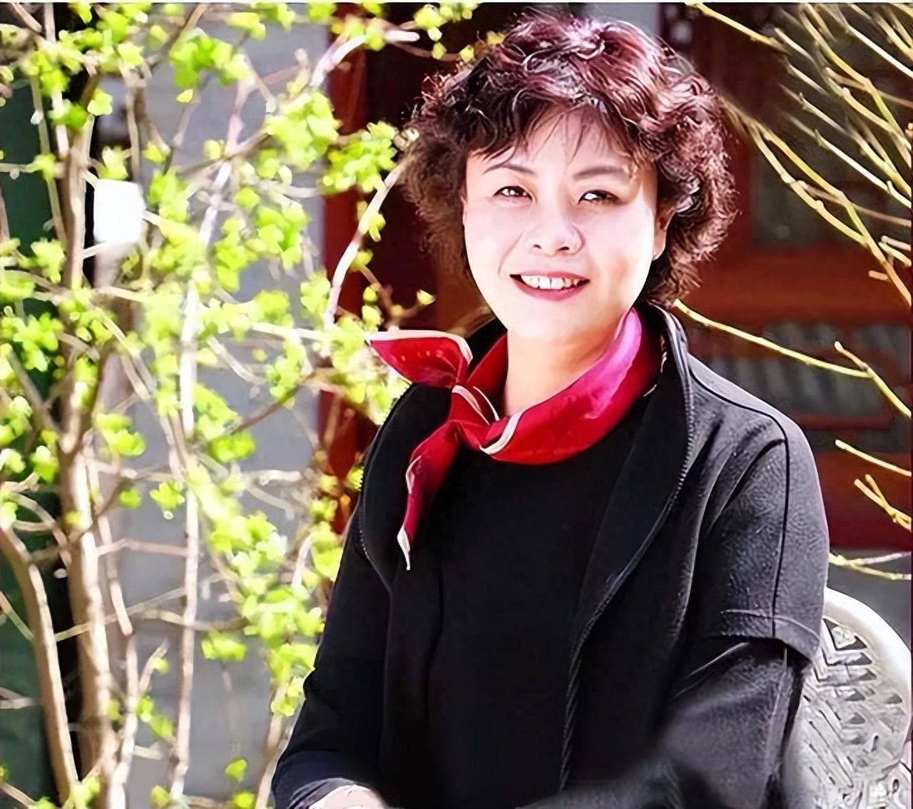 著名女导演王好为:与摄影家丈夫无儿无女,晚年与猫狗为伴_李晨声_工作