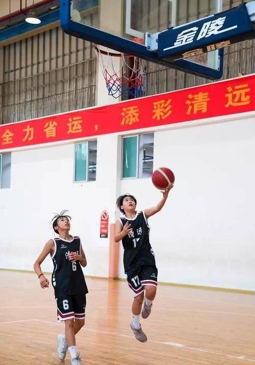 女篮叛徒李明阳:加入日籍为日而战,认日本富商做干爹并当场改名_教练