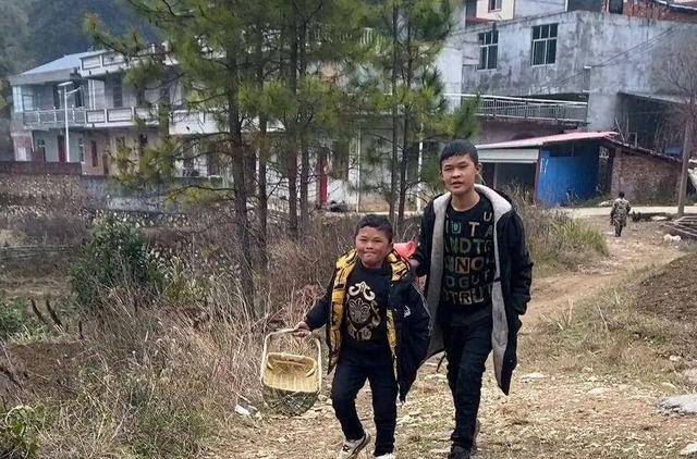 "小马云"范小勤:从"万人追捧"到"无人问津",他经历了什么_范家_村里