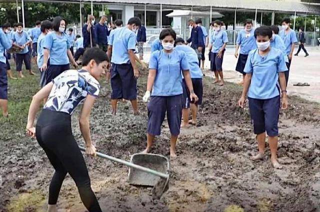 被泰国国王拉玛十世废掉封号,关入女子监狱一年