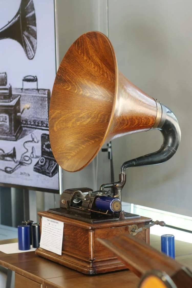 听,是"古董级"的声音_留声机_活动_徐惠敏