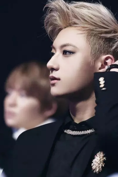 男士做纹眉美瞳线的后果,陈伟霆黄子韬和贾乃亮告诉你_永久_眼线_少爷