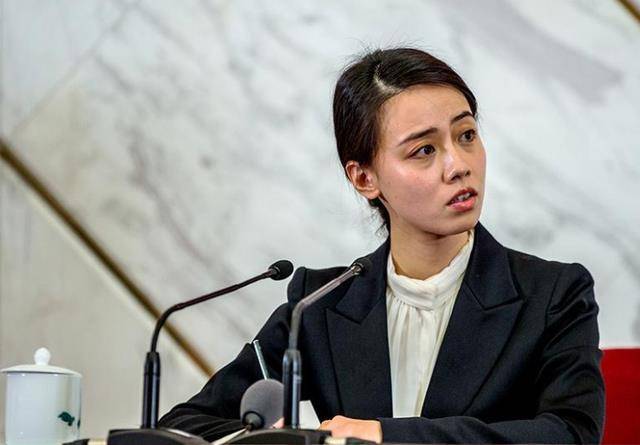 外交部美女翻译姚梦瑶:有才有颜,被称为"清新女神"_英语_父母_大学
