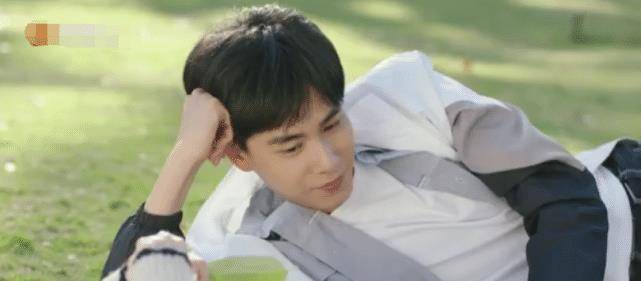 胡一天新剧再现"江辰",与女主牵手狂奔,比沈月更有"cp"感_形象_网友