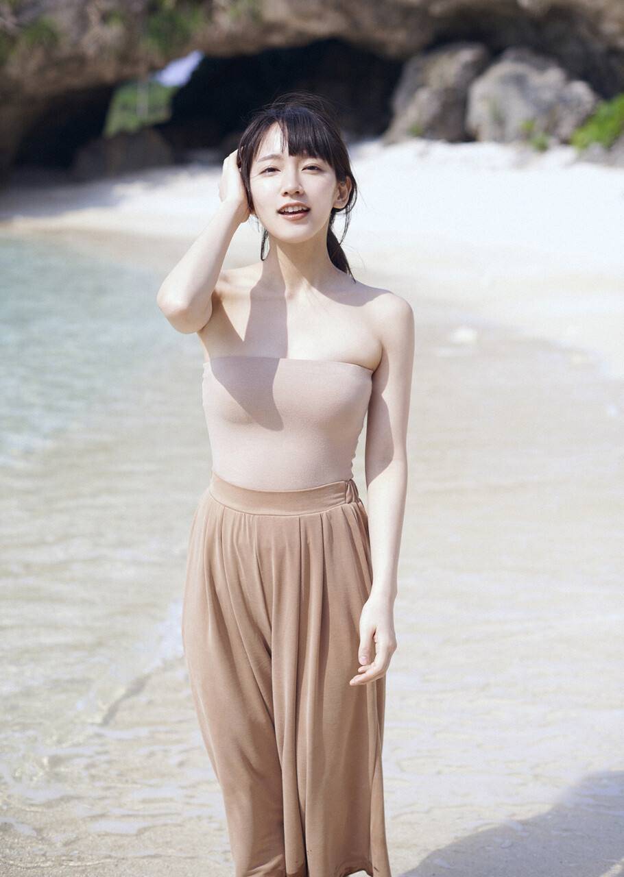 写真女神吉冈里帆,日本男人的理想型,被誉为日圈"纯欲天花板"