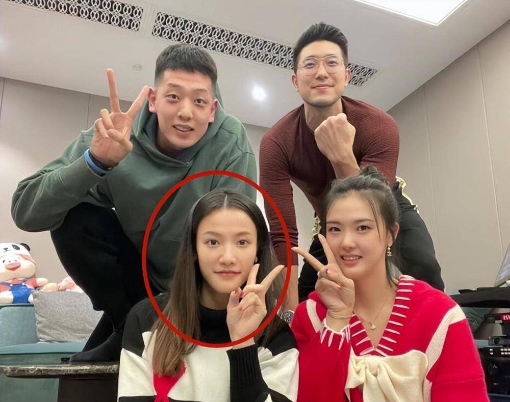 沈梓捷女友晒合照:又一个新的赛季_球迷_篮球_成功