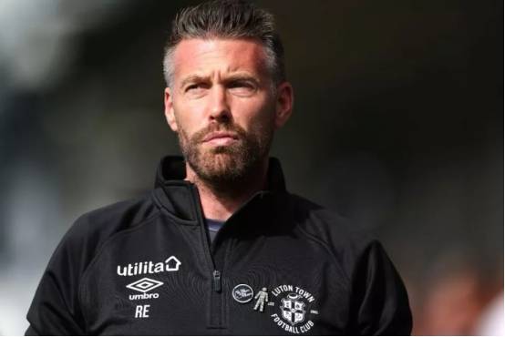 罗伯·爱德华兹发布卢顿镇伤病消息,阿斯顿维拉排除了几名球员_比赛