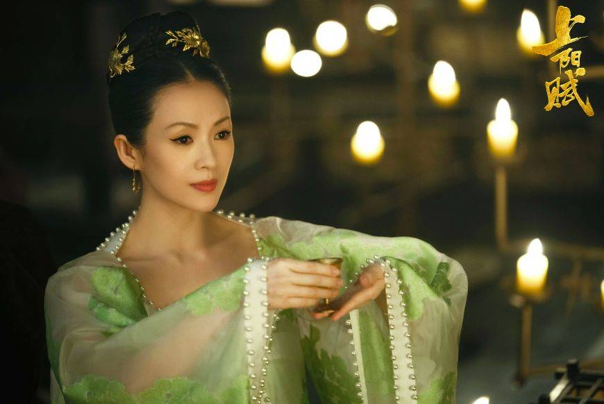 章子怡离婚后青春水灵如少女,被质疑整了眼睛,遭吐槽演戏像盲人_角色