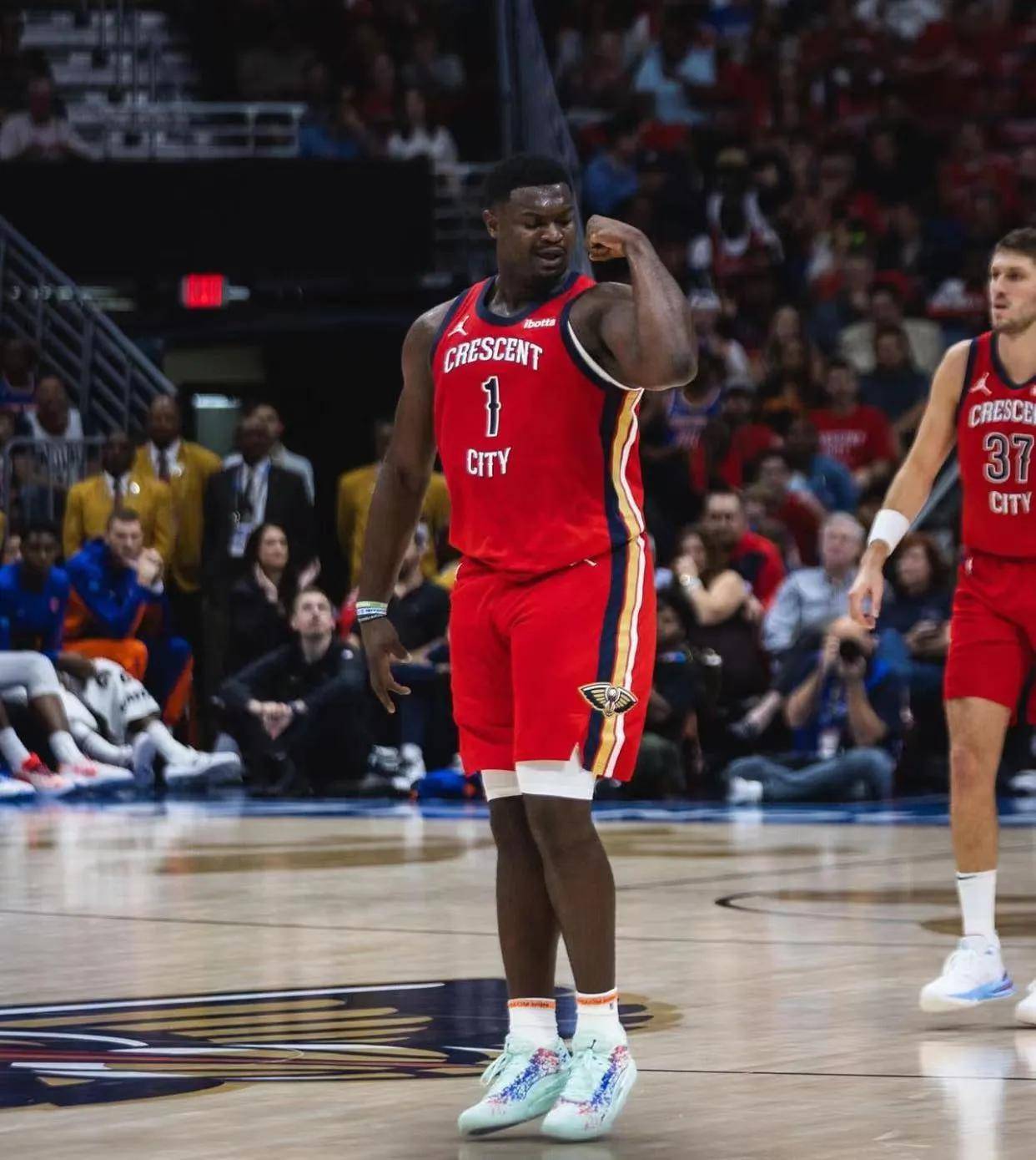 尼克斯部分,巴雷特攻下单队最高18分,次高的布伦森拿下14分,兰德尔则