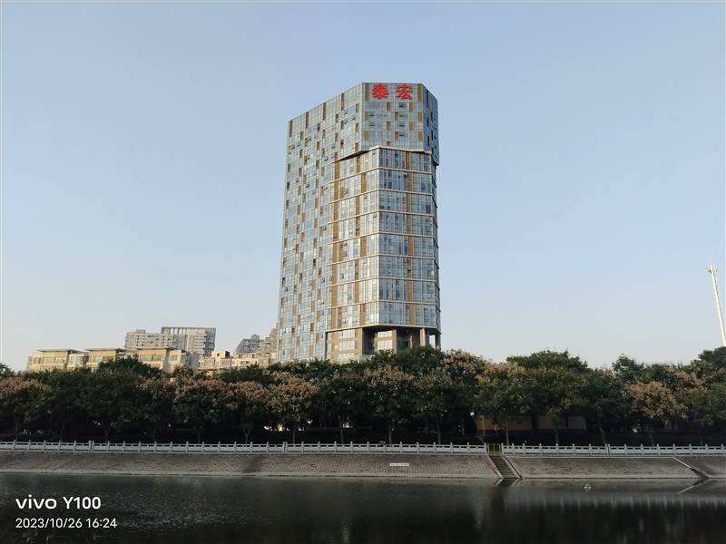 5000mAh电池轻松用一天半！vivo Y100评测：名副其实的千元高颜值续航神机(图20)