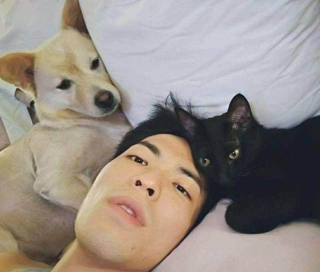 原创好想被干爹彭于晏抱紧!