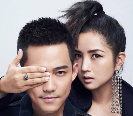 因此,不少人又再次联想到苏醒曝光的聊天记录的内容,质疑何洁这发福太