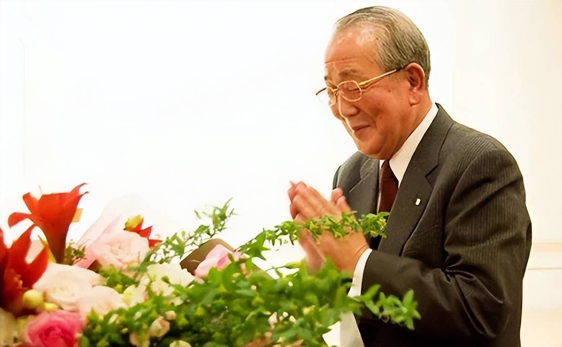 稻盛和夫:所谓高手,就是把事做细_工作_石块_粉末