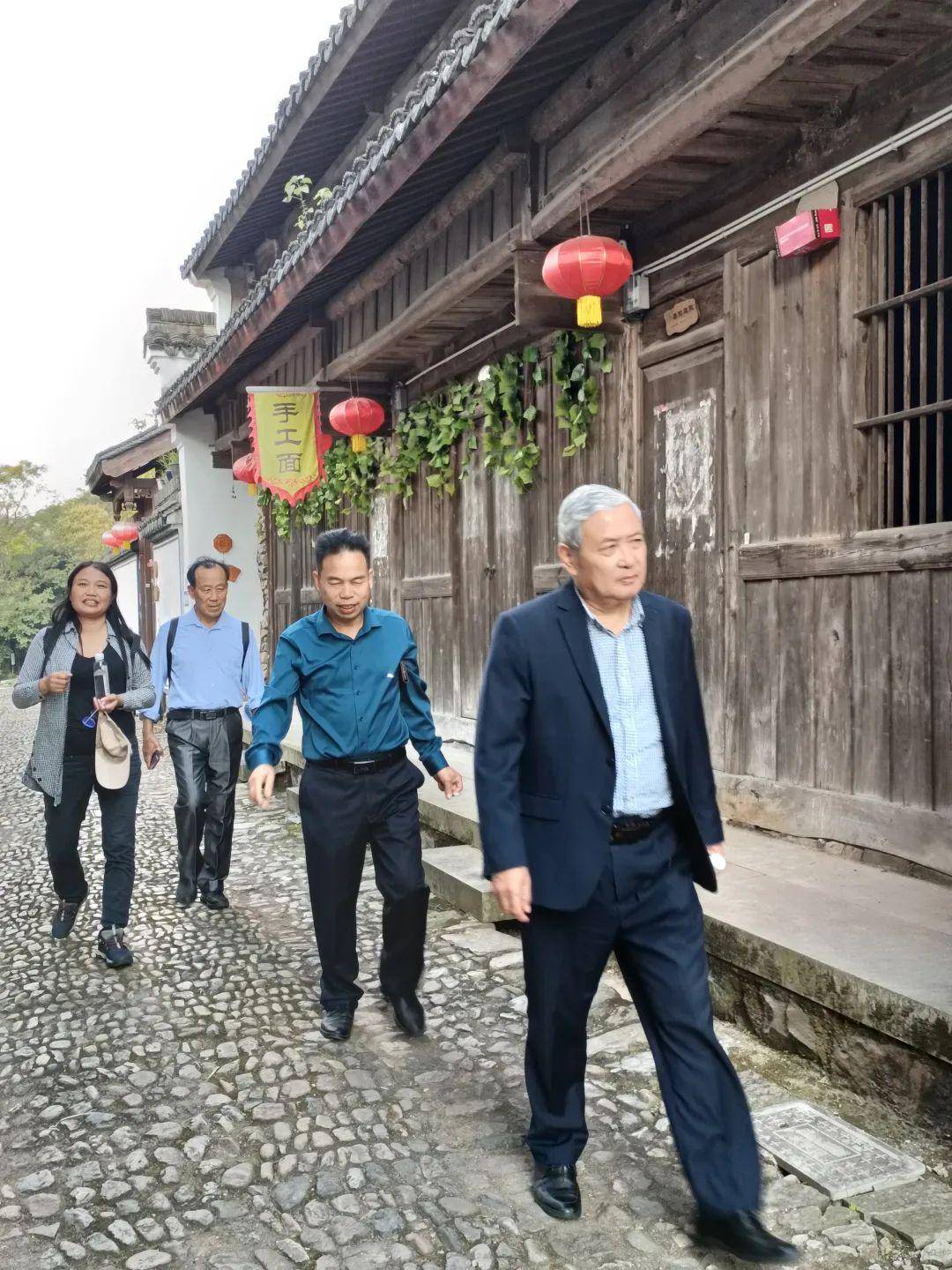 新昌古床博物馆深圳长青诗社《小楼听雨》诗词平台13组稿/吴静静