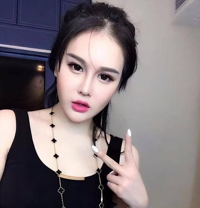 赵本山女儿怀孕7个月,购买20万珍珠项链,喊话传给女儿不传儿子_直播间