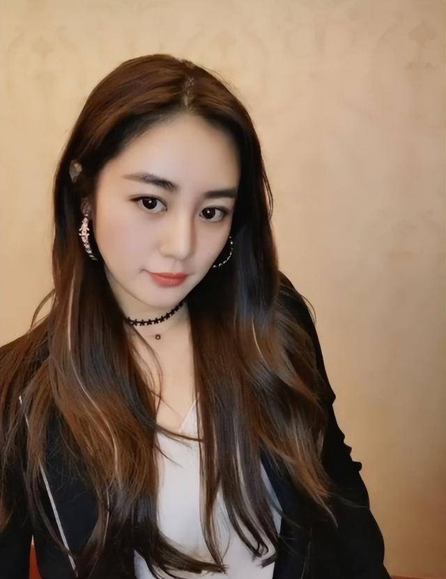 26岁嫁富商,3年生2胎,老公被判14年,"王小蒙"毕畅现状如何?