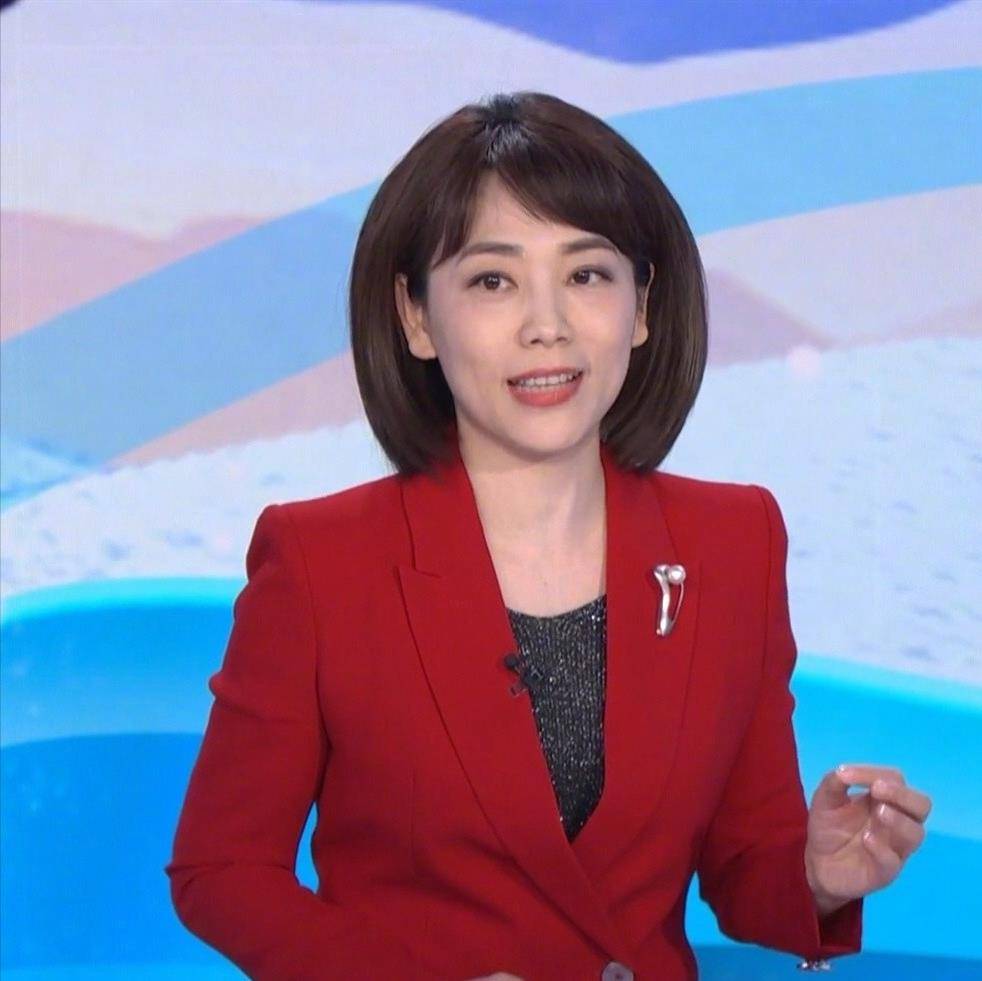 央视著名主持人劳春燕:和丈夫分居17年,怀孕7个月仍要上班_上海电视台