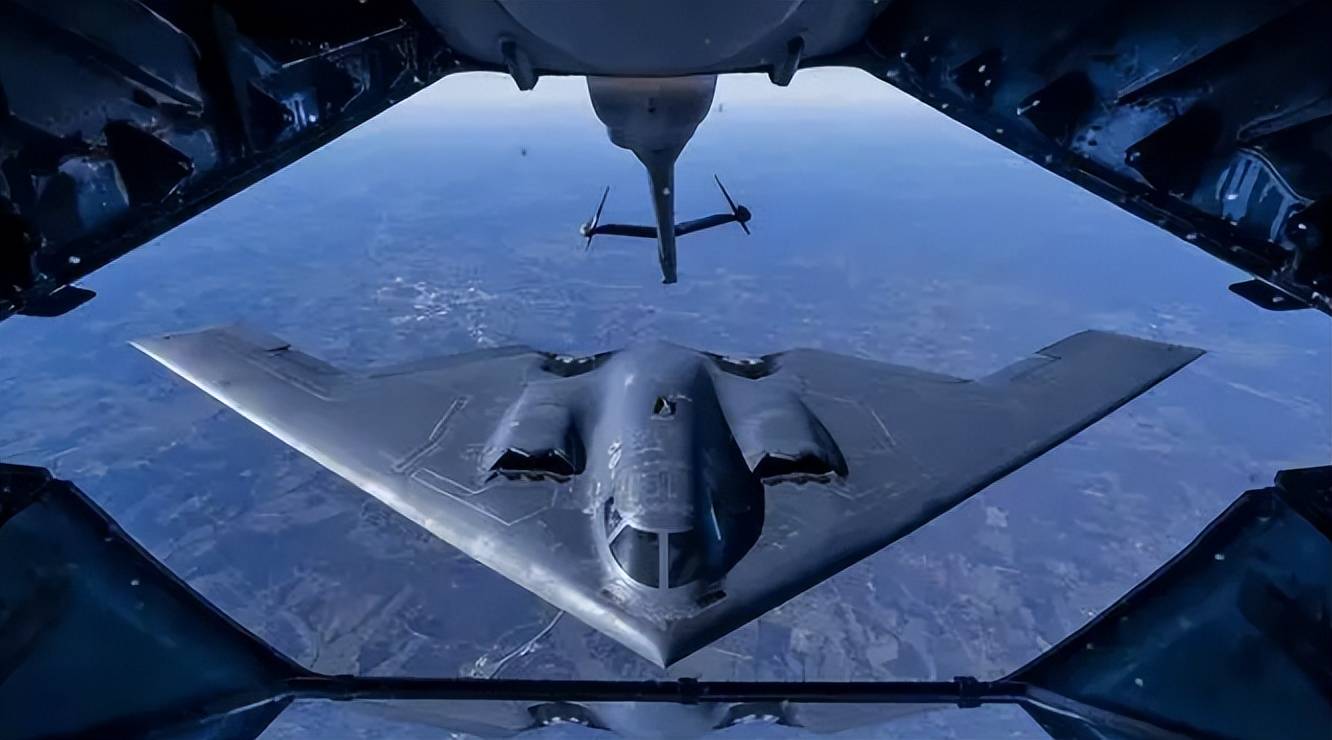 史上最贵轰炸机b2,诞生于上个世纪,论战斗性能仍是世界第一强_核炸弹