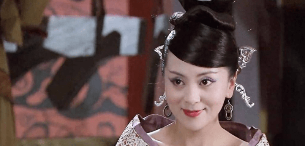 丈夫嫁出王昭君,儿子宠幸赵飞燕,王政军是怎样的传奇女子_王莽_傅昭仪