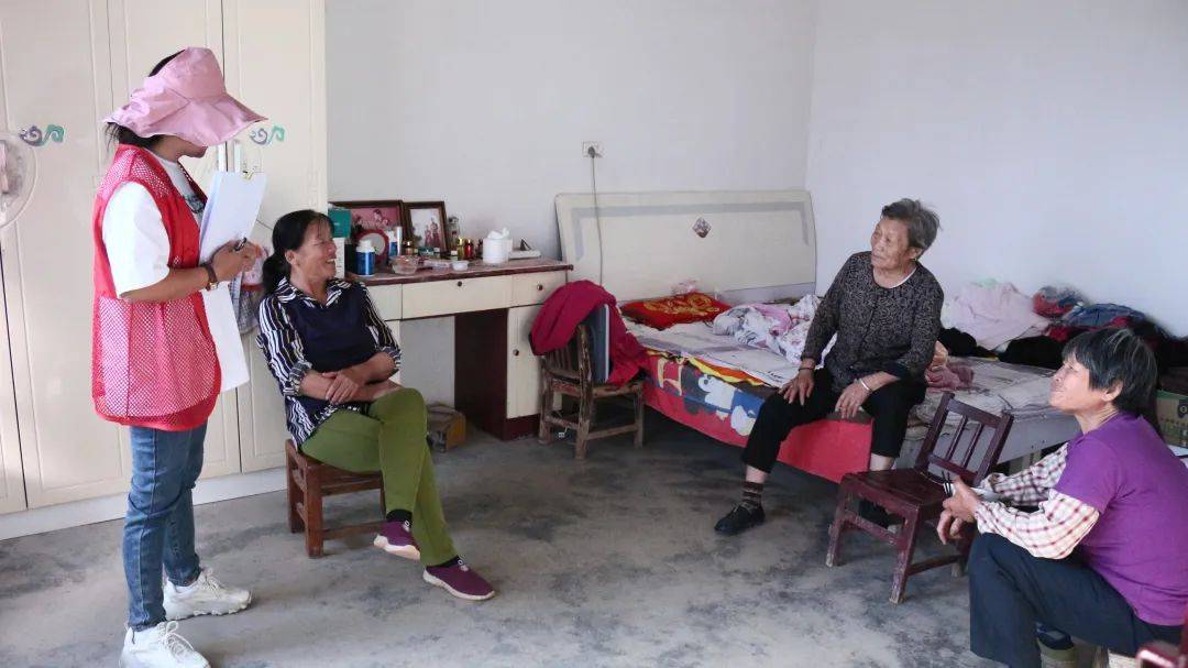 【天门市小板镇姚胡村社工室】"情暖姚胡 爱心入户"困境家庭关爱走访