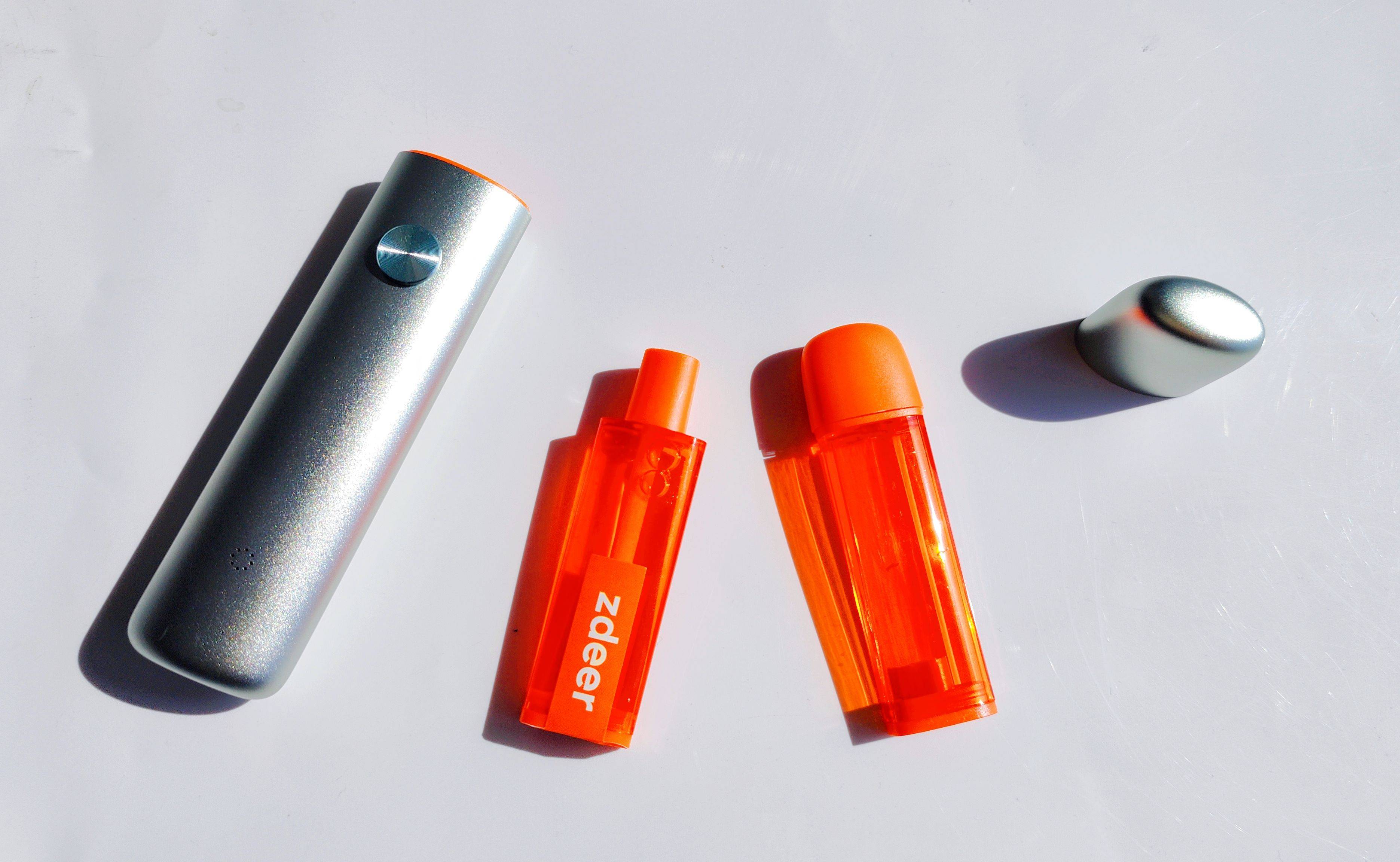 无惧口臭,时刻清新,左点智能口腔喷雾