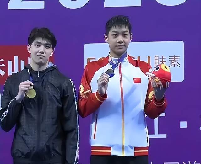 中国游泳天才夺金:超潘展乐亚运银牌成绩_张展硕_自由泳_男子