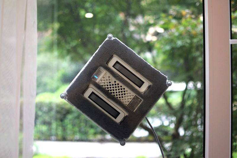 让擦窗更轻松 双向四喷头 赫特智能擦窗机器人W9