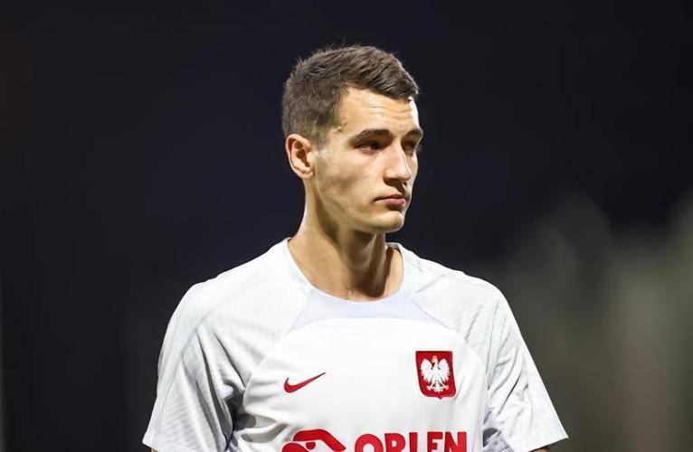 米兰想在冬窗至少引进一名中后卫,基维奥尔是头号目标_防守_问题_实力