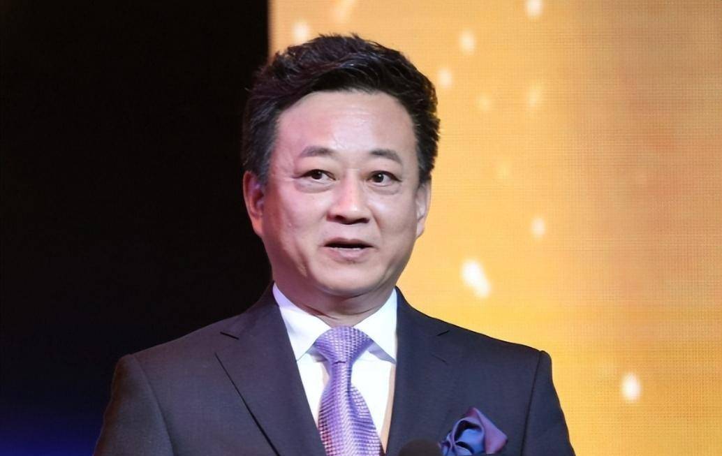 这件事一经曝光,朱军就遭到了全网的惩罚.