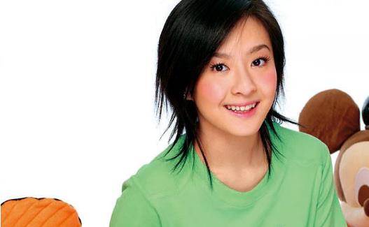 可甜着甜着突然吵起来,令人目瞪口呆的是,生气起来的戴梦梦居然当街脱