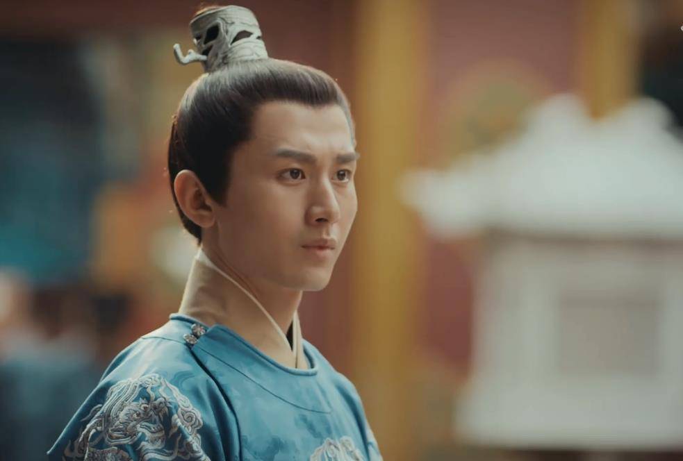 正在热播,这部剧由高希希导演,冯绍峰,成毅,陈宝国,何晟铭,张丰毅