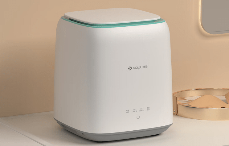 魔鱼该款内衣洗衣机具有极其简单和时髦的触摸屏,可以简化复杂的操作