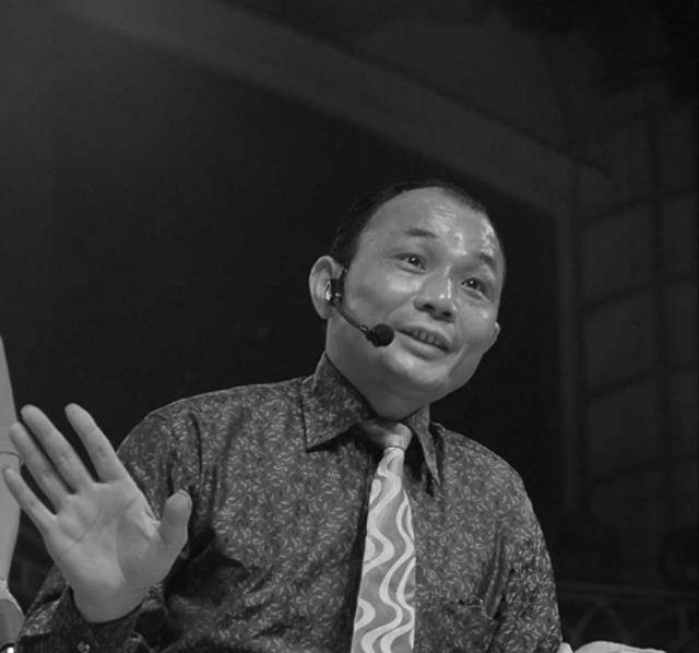 赌王尧建云:花150元拜师,一夜赢600万,双腿被砍想起师傅一句话_洗牌