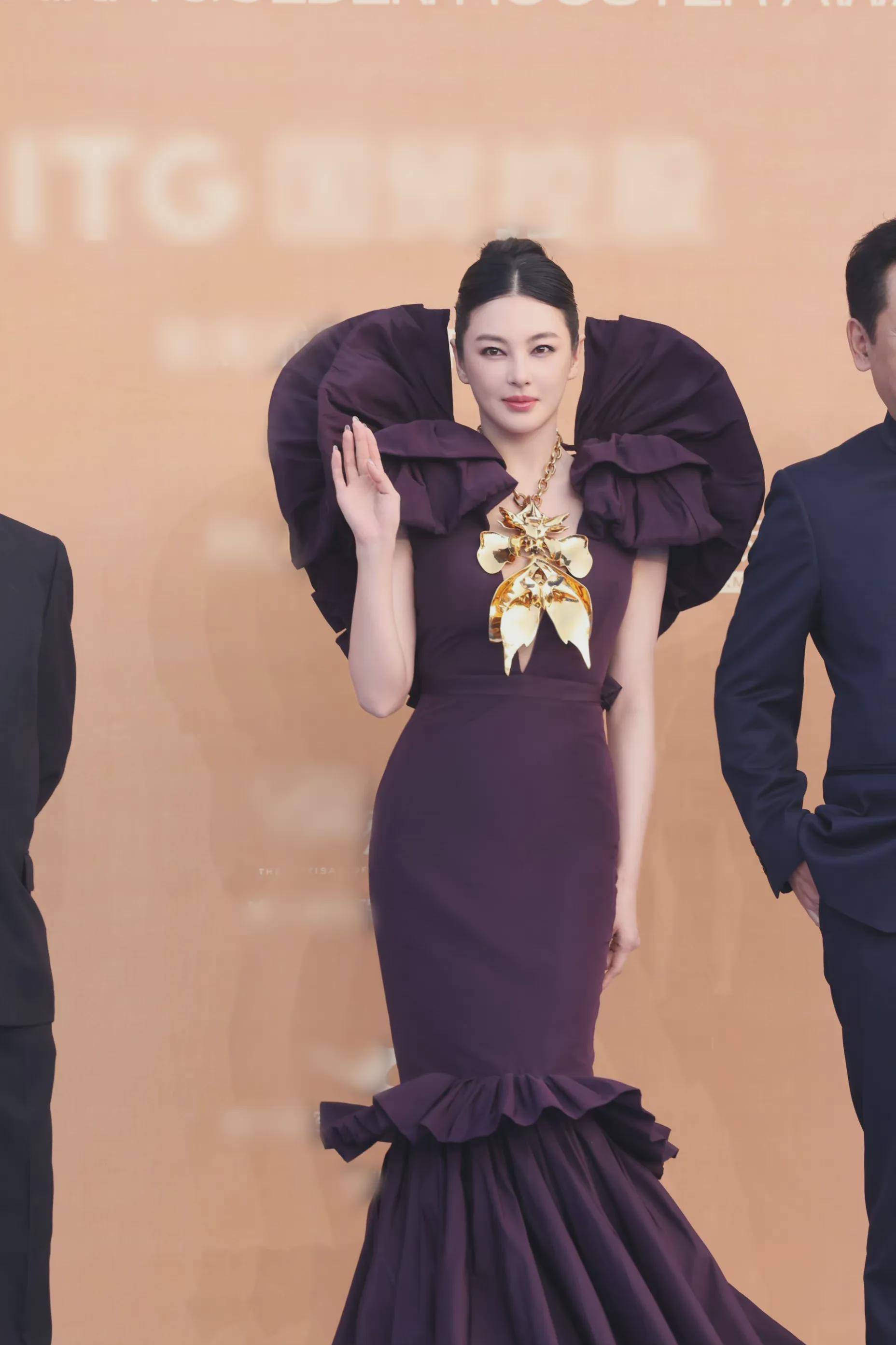 金鸡奖红毯:张雨绮造型被吐槽,梁朝伟依然社恐,刘德华最帅_图片_网友